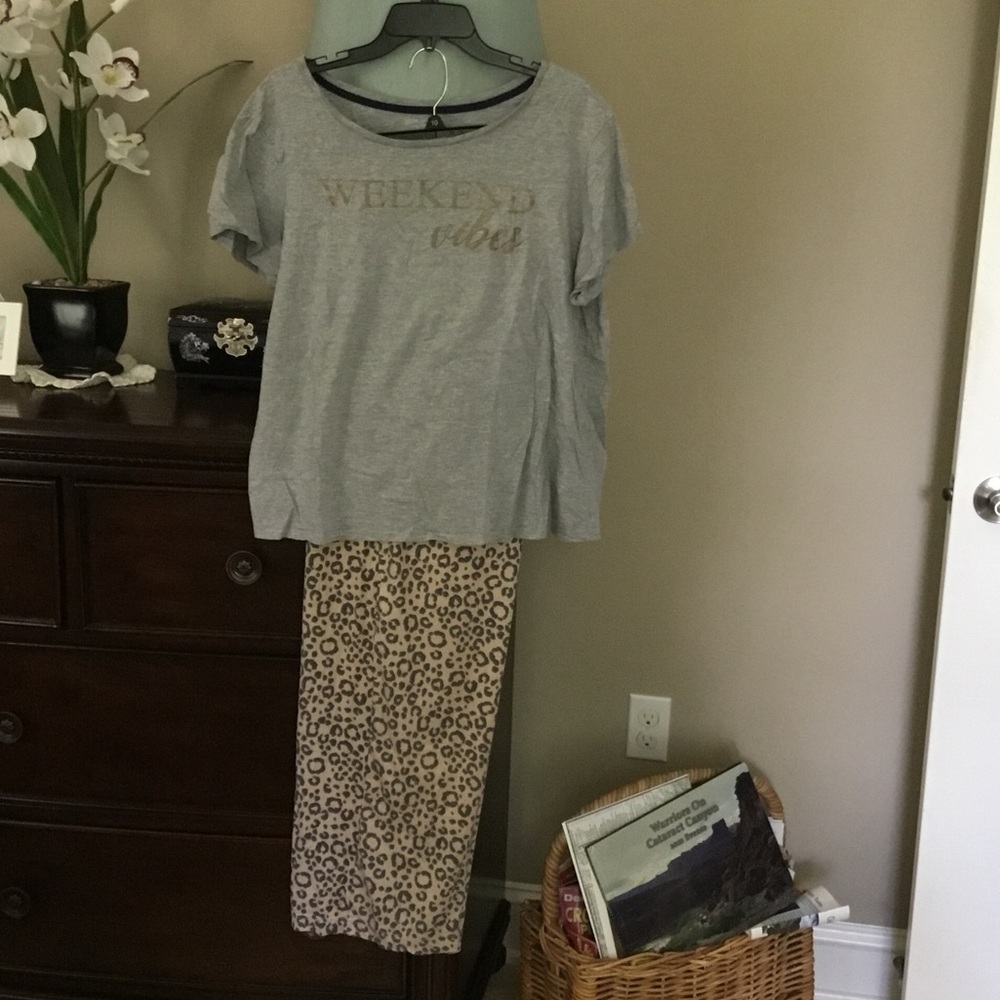 Yarn & Sea-EUC-Gray Weekend Vibes Pajama Set with Leopard Print Pants